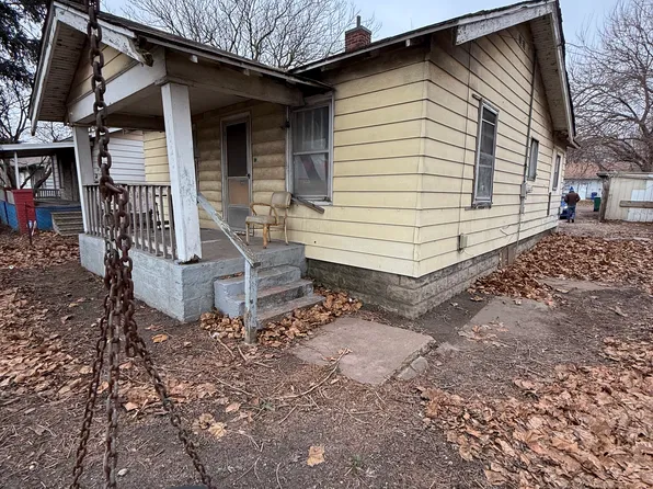1028 E Garfield Ave, Decatur, IL 62526