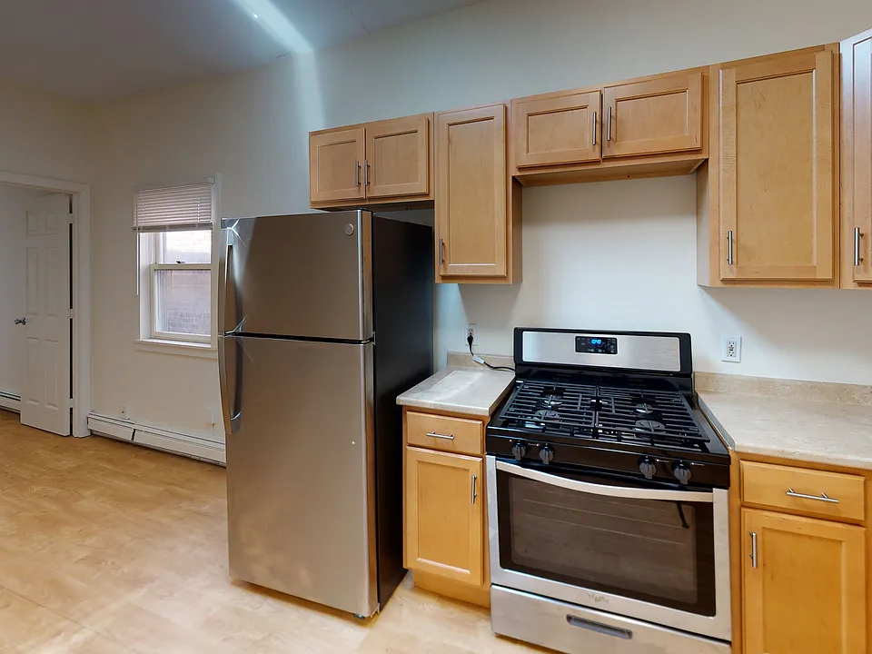 104 S Main St #5