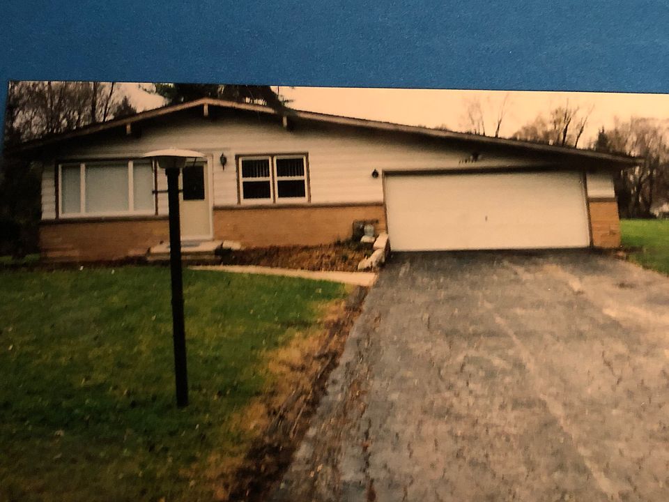 2nd image of 20W526 Schick Rd