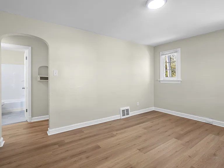 8320 Lucas And Hunt Rd — Photo 11