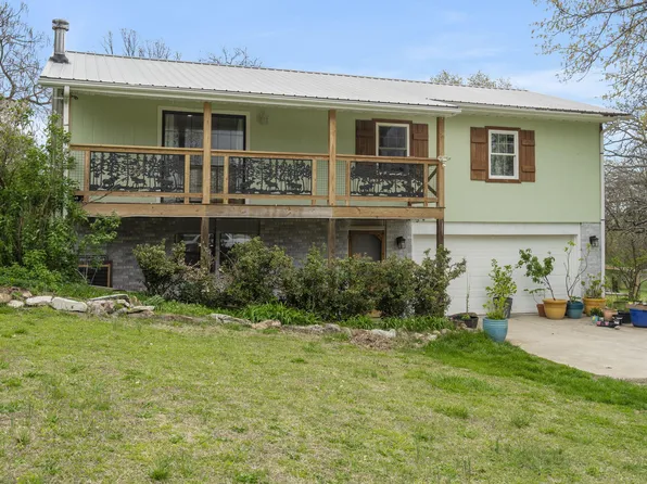 152 Farnsworth Lane, Marshfield, MO 65706