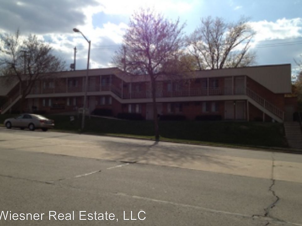 1st image of 621 S 92nd St APT 11