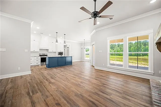 537 Feliciana Dr — Photo 12