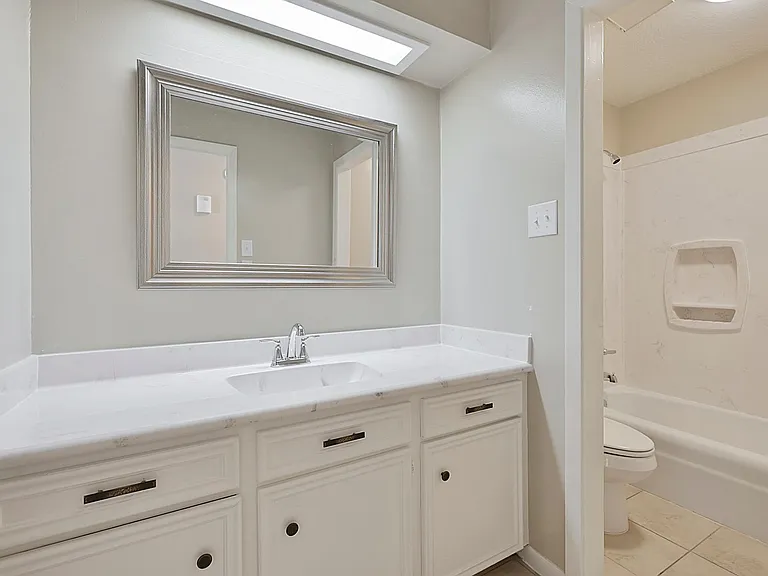 2408 Quail Hollow Dr — Photo 15
