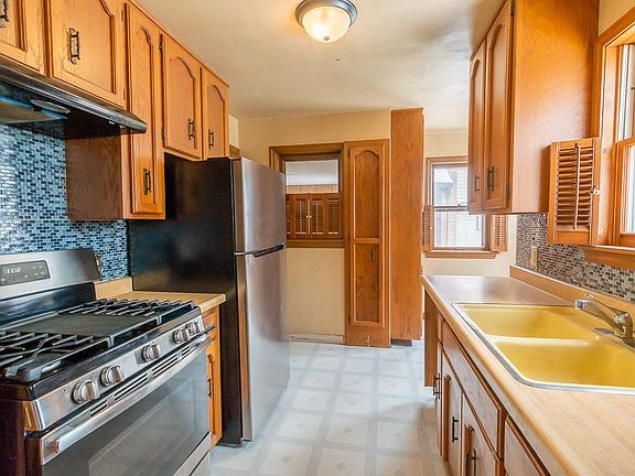 5th image of 1623 Carney Ave