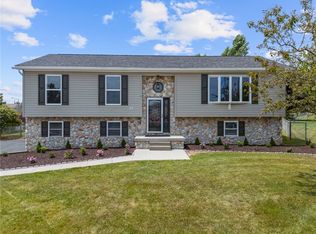 1402 Brierwood Dr, Somerset, PA 15501