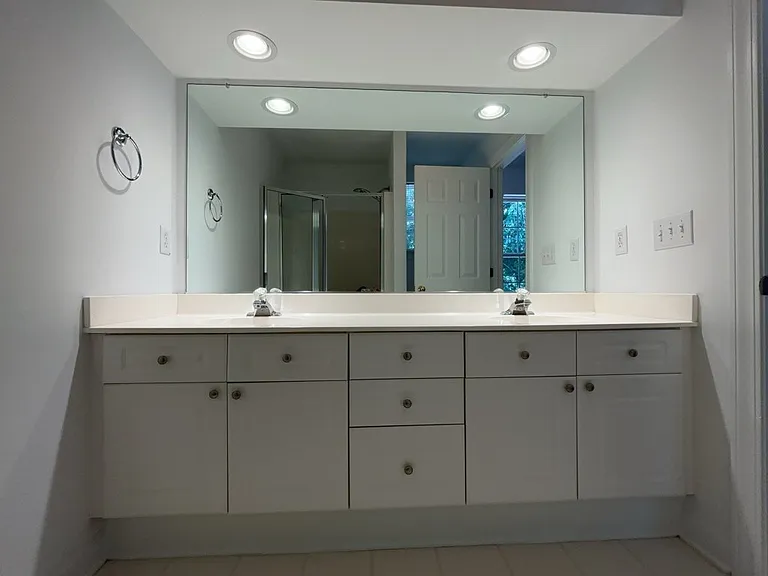1544 Oxborough Cir — Photo 23