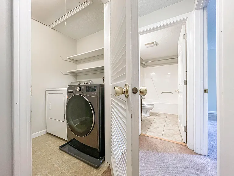 5 Dresden Ct — Photo 57