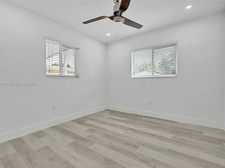 1401 NE 152nd St — Photo 15