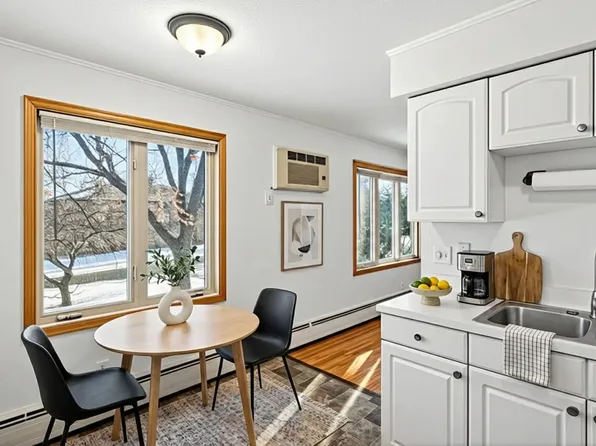 2307 Unity Ave N, Golden Valley, MN 55422