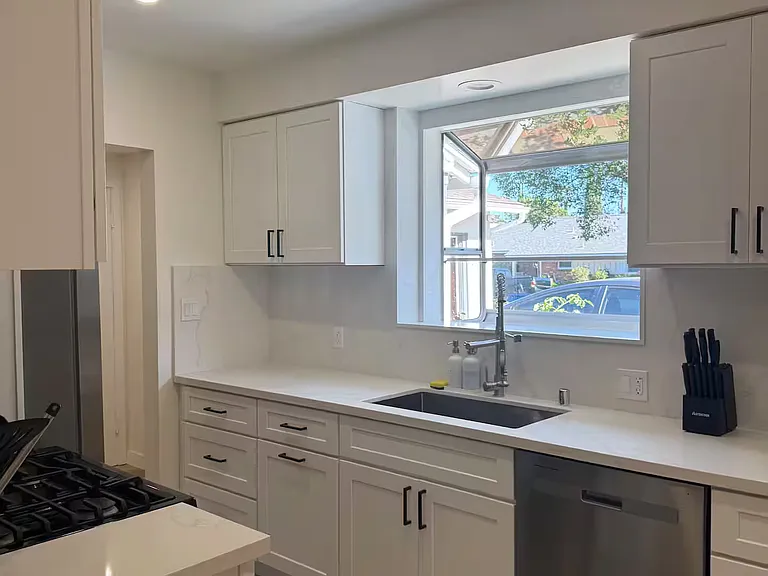 17449 Keswick St — Photo 8