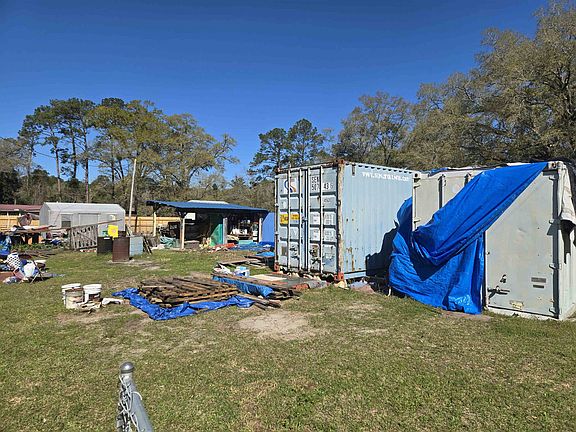 4th image of 2628 Five Oaks Ln