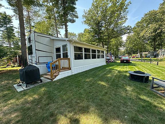 2nd image of 150 Chapel Road #901