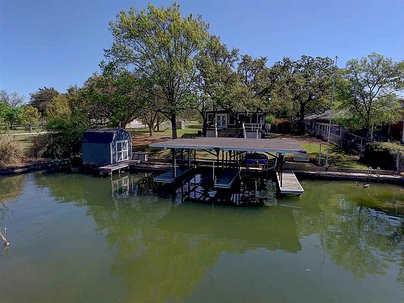 4th image of 216 E Lakeshore Dr