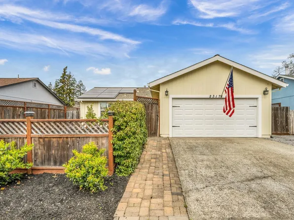 2317 Hooker Oak Court, Santa Rosa, CA 95401