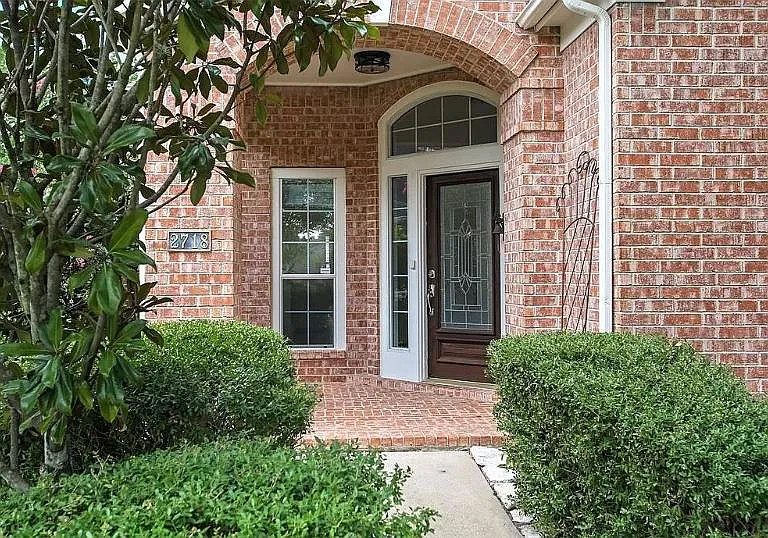 2718 Atlas Dr — Photo 2
