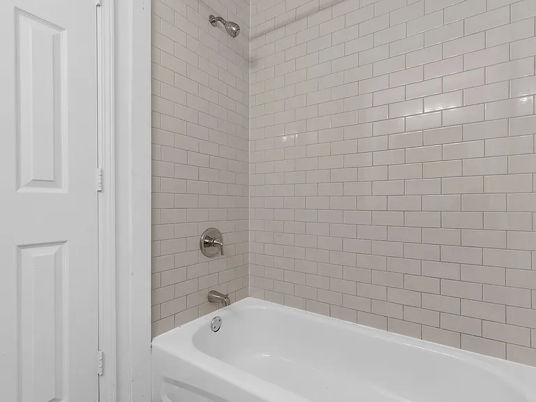 Glen Iris Place — Photo 6