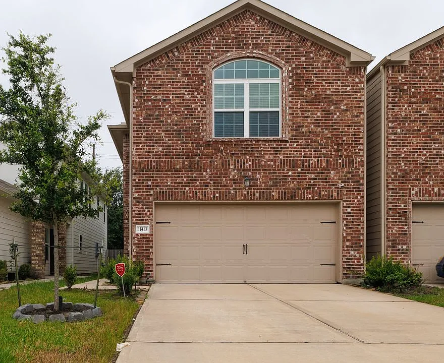 11413 Hackmatack Way