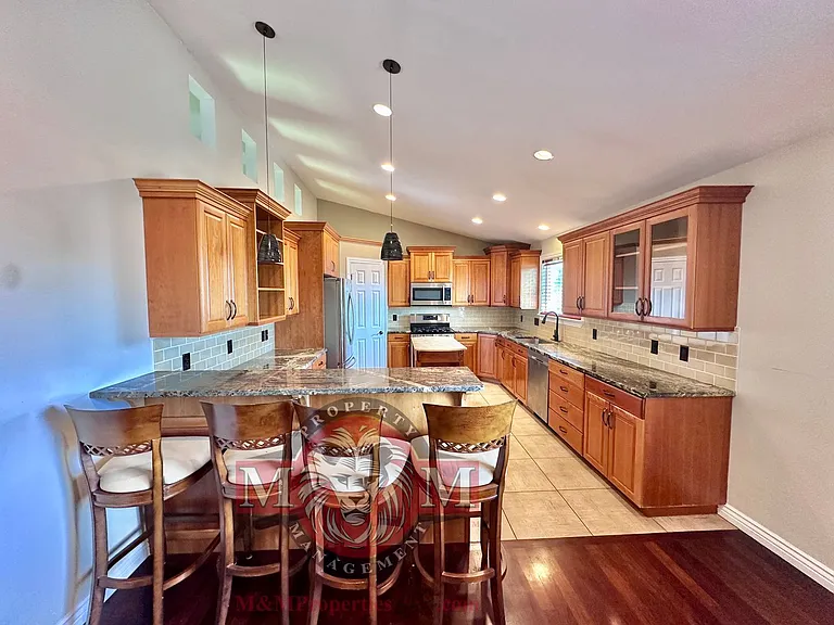 12128 S Woodridge Rd — Photo 8