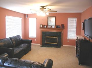 7863 Turnberry Dr, Whitmore Lake, MI 48189