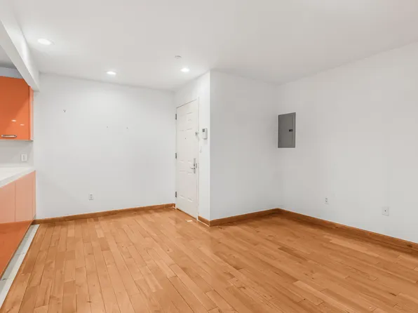 78 Ridge Street image 7 of 13