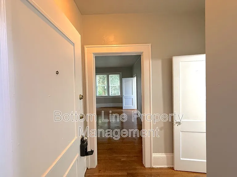 2108 E 7th St #3 — Photo 2