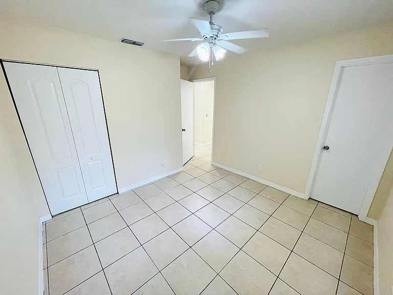 2708 Fern Palm Dr — Photo 8
