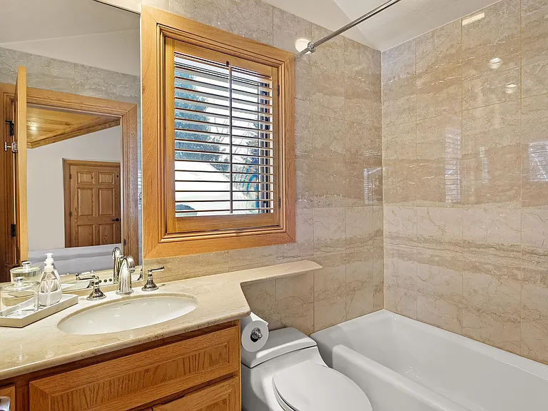 413 W Smuggler St — Photo 15