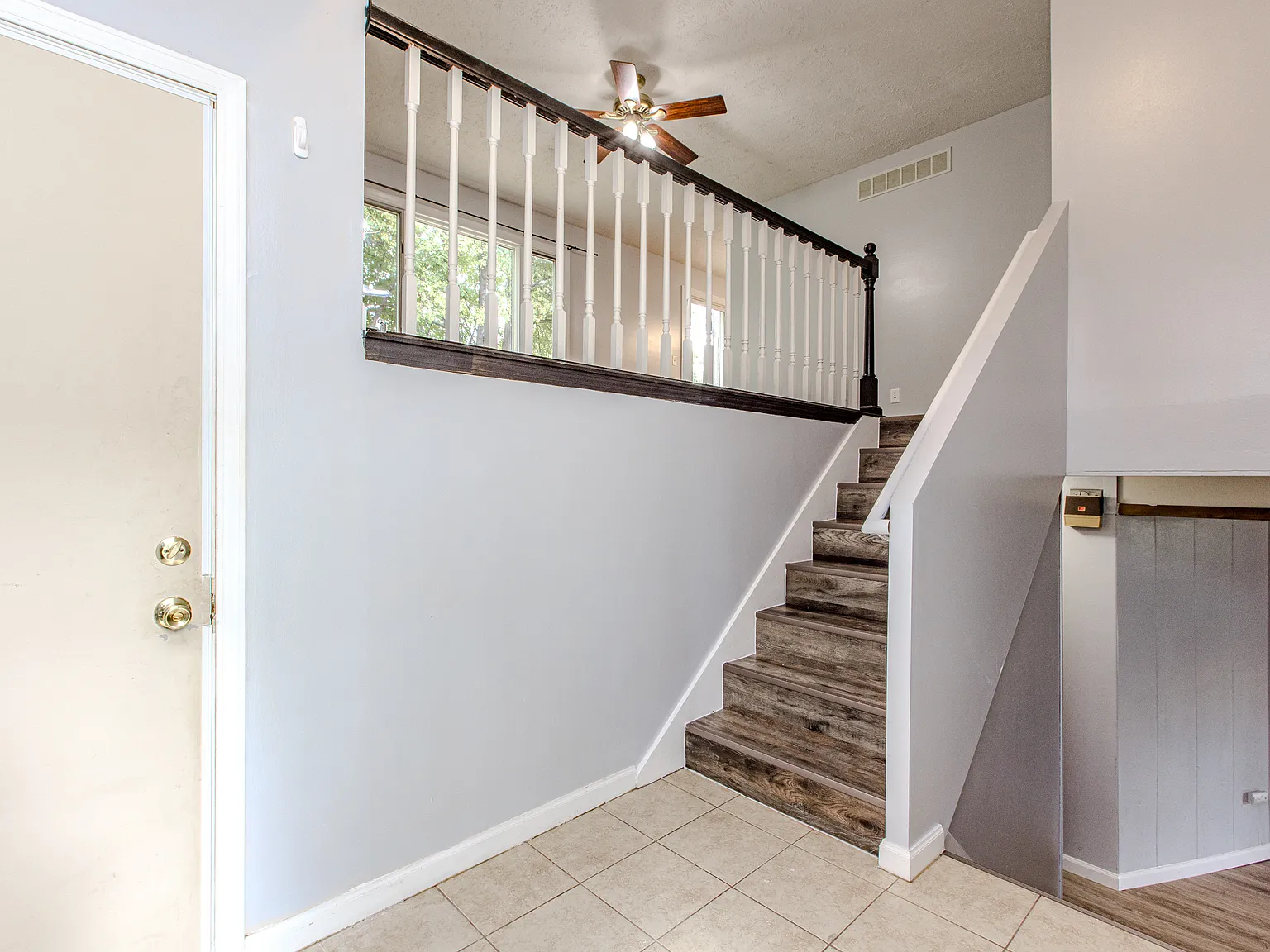 4 bed, 2160 sqft, $2,100 — Photo 2