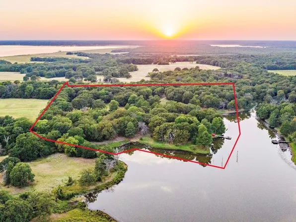 2101 County Road 2716, Honey Grove, TX 75446
