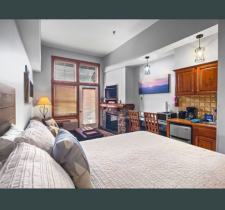 1st image of Highland House 420