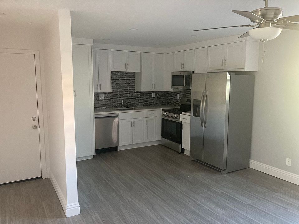 1st image of 2960-2980 Clairemont Sq #39
