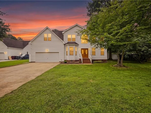 1076 Scenic Blvd, Chesapeake, VA 23322