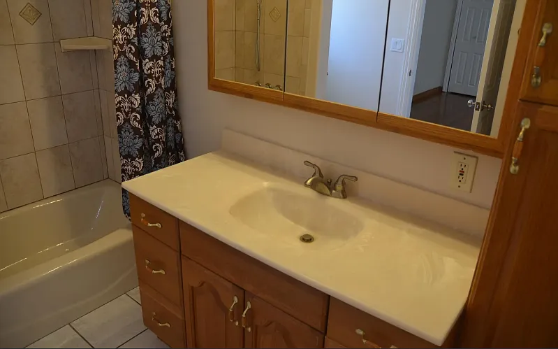 3 bed, 1560 sqft, $4,200 — Photo 3