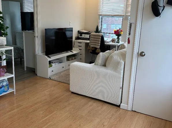 72 Maple St Floor 2, Bloomfield, NJ 07003