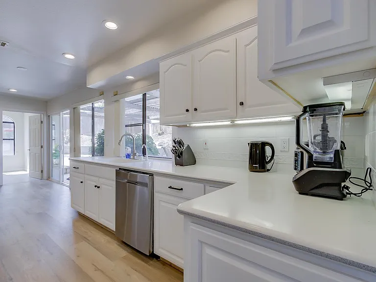25425 Mandarin Ct — Photo 20