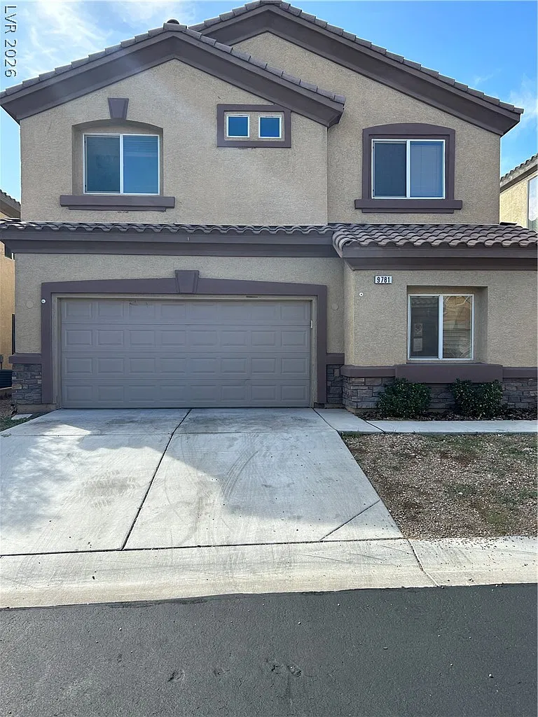 4 bed, 3.0 bath, 2415 sqft, $2,400 — Photo 1