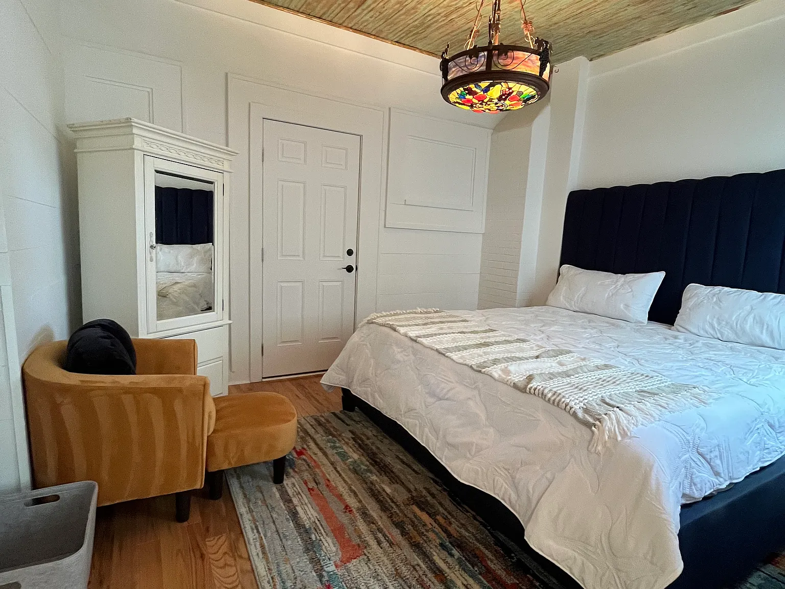 1 bed, 300 sqft, $1,800 — Photo 3