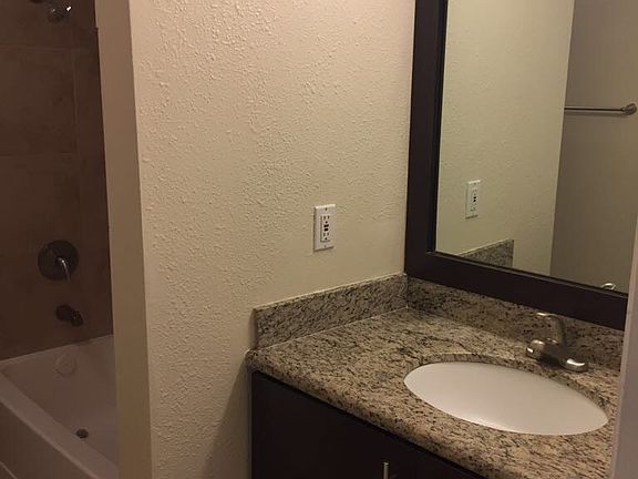 5th image of 8755 NW 39th St