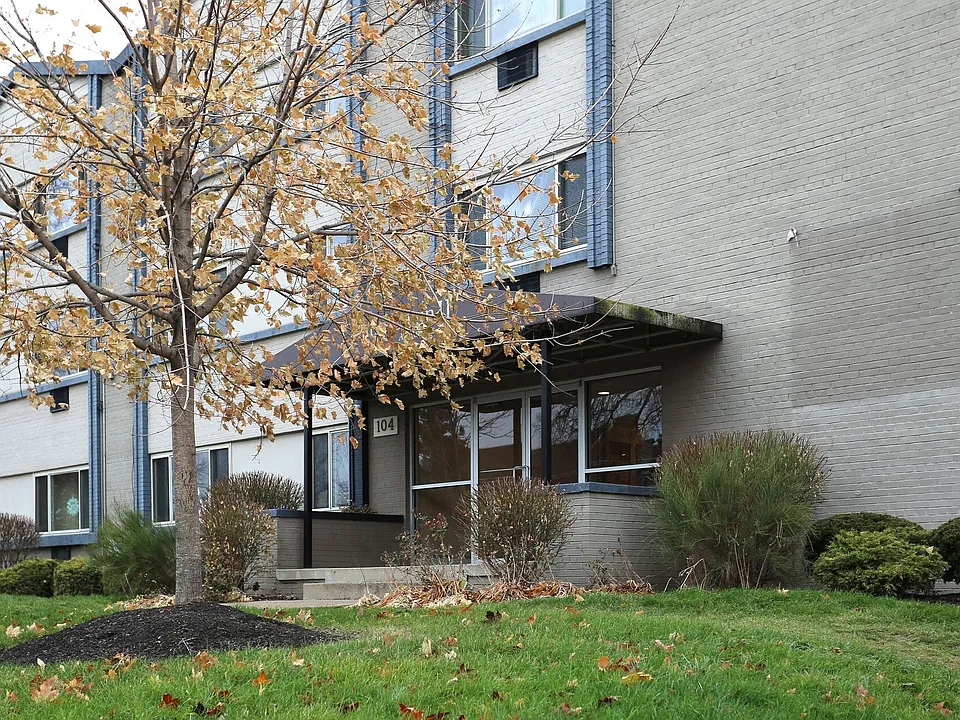 Chamberlain I & II Apartments