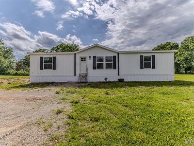 30195 Orchard Dr, Lebanon, MO, 65536
