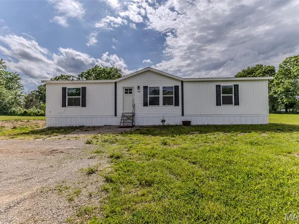 30195 Orchard Dr, Lebanon, MO 65536