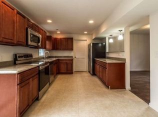 21 Meadowlark Ln, Willingboro, NJ 08046
