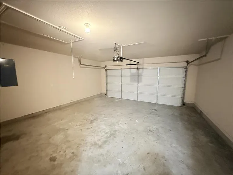 531 Parkfield Ln — Photo 35