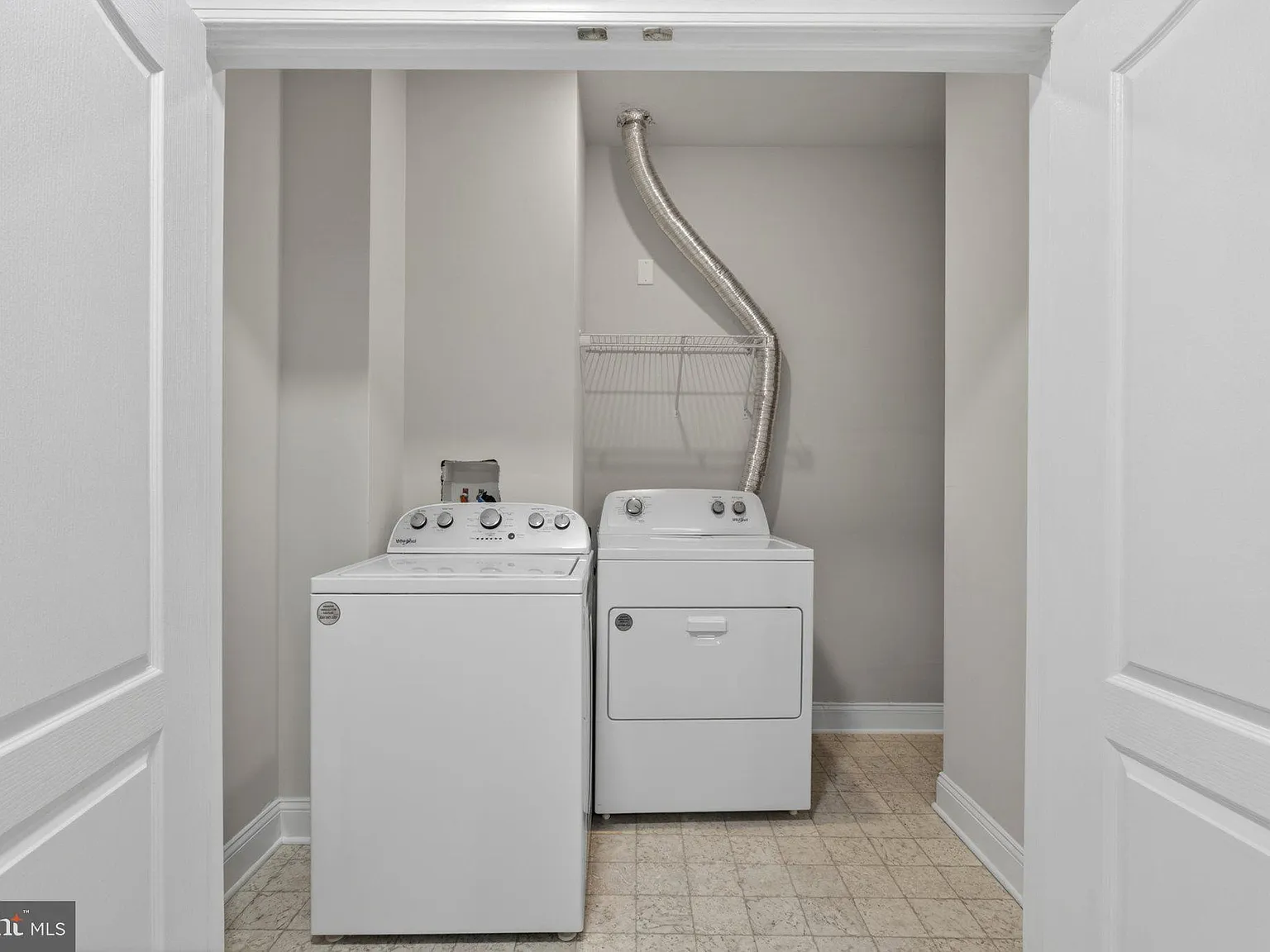 3 bed, 2.0 bath, 1500 sqft, $2,500 — Photo 3