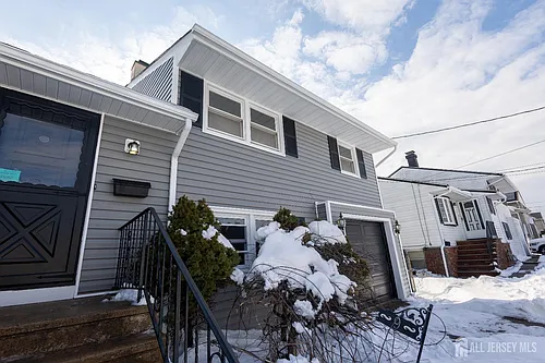 9 Bernath St Photo 1