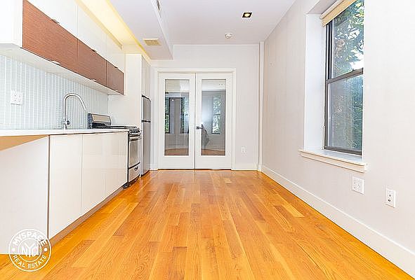 1st image of 64 Saint James Pl #4C
