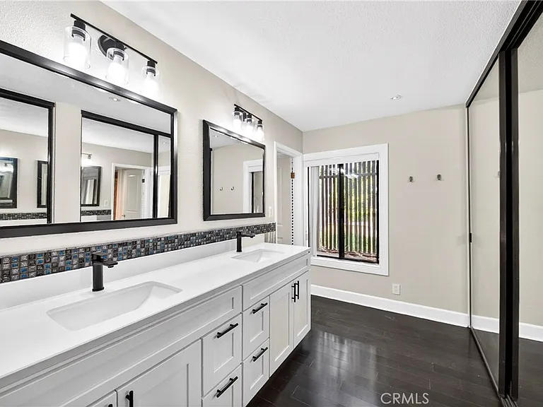 9 Madrona — Photo 3