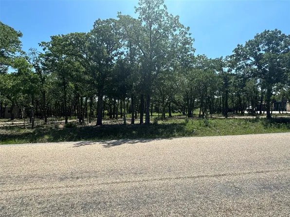 1655 S Hubbard St, Alvord, TX 76225