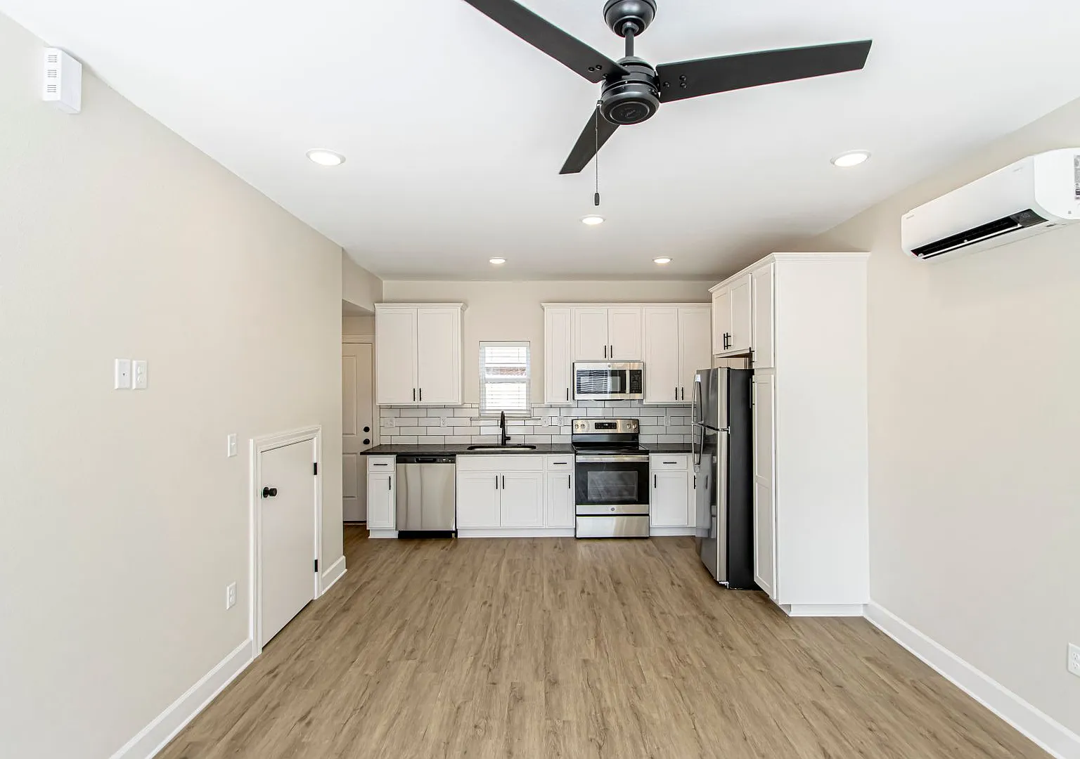 1 Bed Bath Townhome in Rockwater Village - Downtown North Little Rock — Photo 3